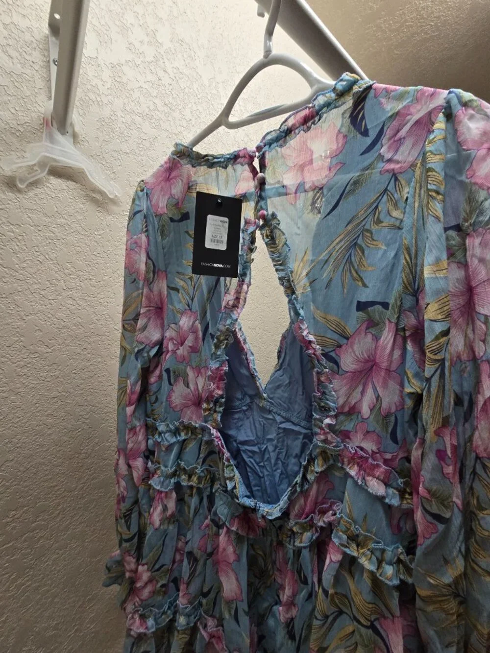 Plus size Ruffles mini dress - Picture 4 of 6